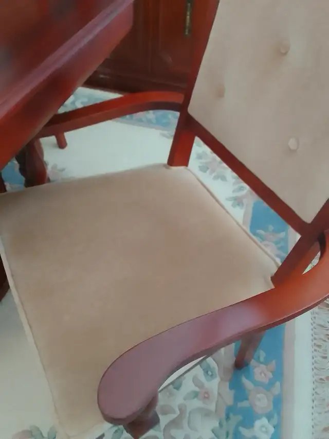 Dining set hutch, table seats six excellent condition in Dining Tables & Sets in Sarnia - Image 2