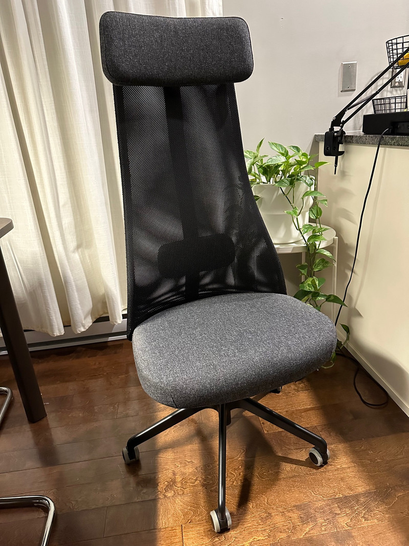 Ikea Jarvfjallet gris | Chairs & Recliners | Gatineau | Kijiji