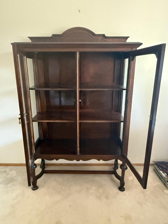 Antique 1800's Solid Wood China Cabinet, Excellent Condition in Hutches & Display Cabinets in Edmonton - Image 2