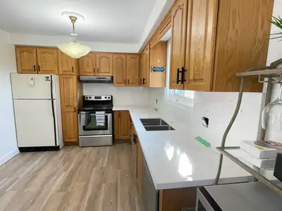 Custom Design Kitchen Cabinets - Solid Wood/ MDF/ HDF, View more