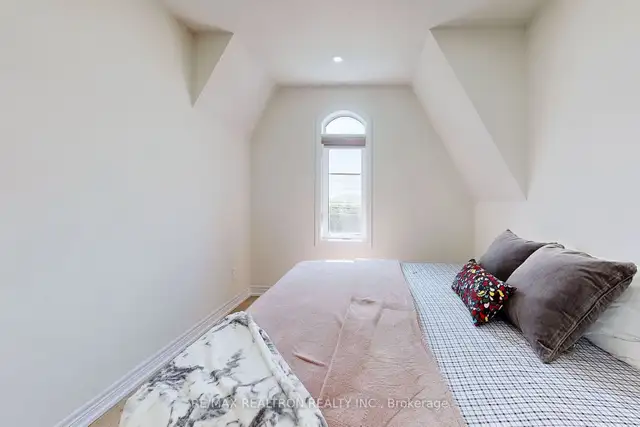 Room Rental in Room Rentals & Roommates in Oshawa / Durham Region - Image 11