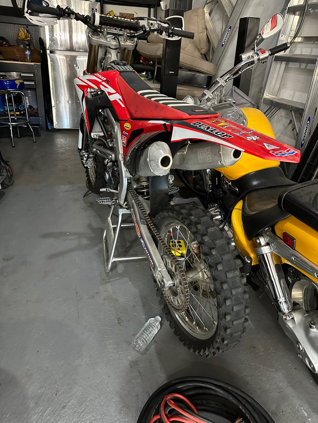 2018 honda crf250r  in Dirt Bikes & Motocross in Mississauga / Peel Region - Image 4