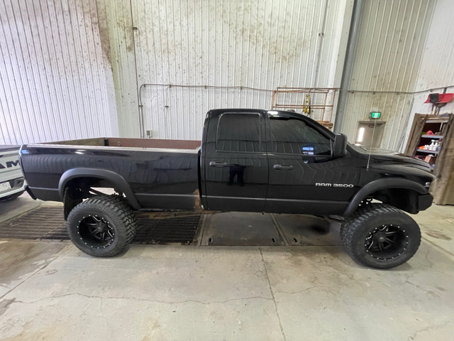 2005 Dodge Ram 3500 Laramie in Cars & Trucks in Grande Prairie - Image 4