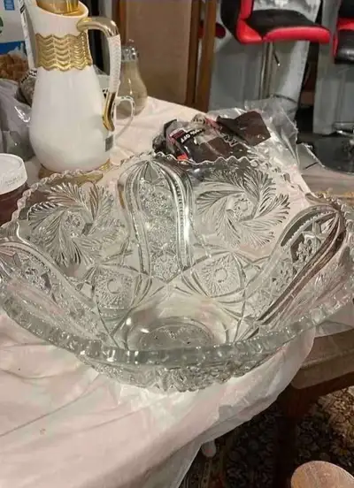 Elegant Crystal Serving Bowl with Lid – Decorative crystal  Dish, View more