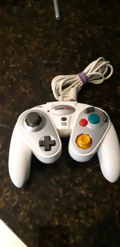 Manette de game cube, manette de jeux nintendo wii in Other in Laval / North Shore - Image 2