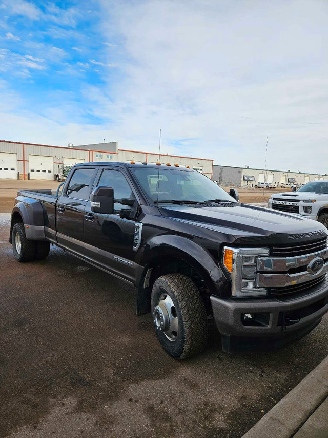 2018 king ranch F350 Dually in Cars & Trucks in Medicine Hat - Image 4