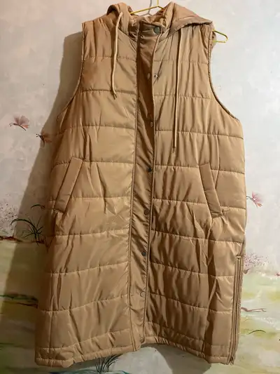 Tan Puffer Vest! Size XL, View more
