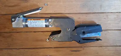 Bostitch JB600 pneumatic stapler, View more
