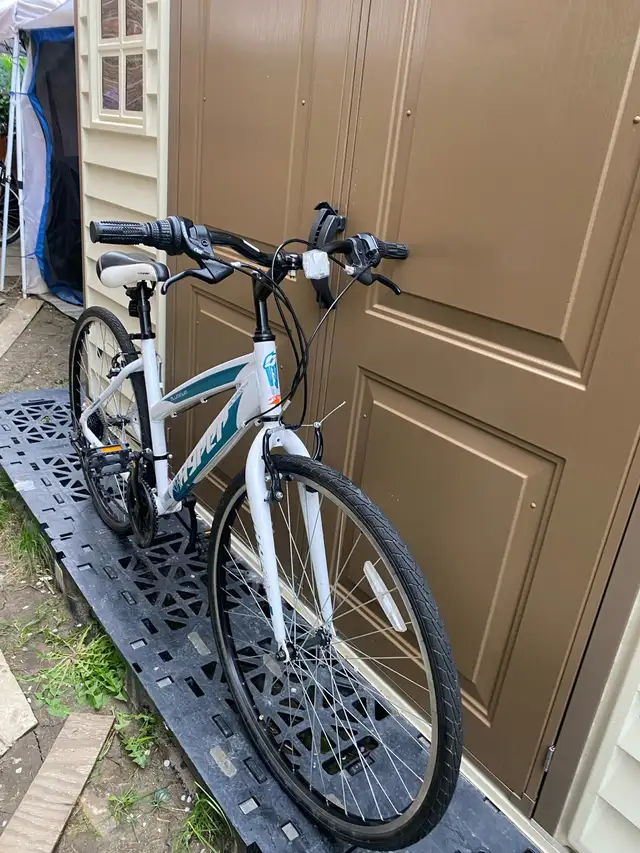 HYPER Fitnessbike SPINFIT 700C bike. Aluminum. New in Road in Markham / York Region - Image 4