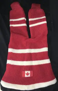 HockeySockey POOK TOQUE CANADA MAPLE LEAF- near mint winter hat