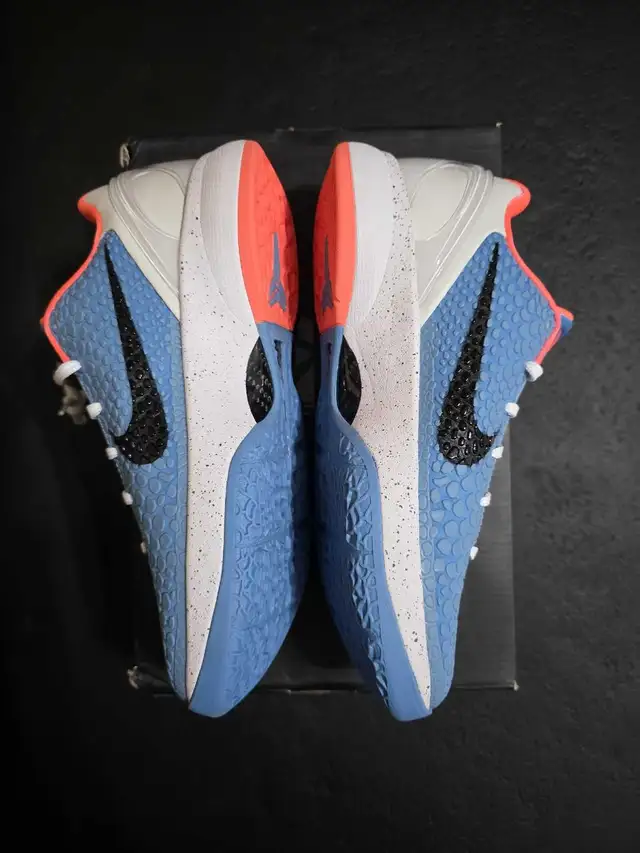 Kobe 6 Ja Morant PE size 8 in Men's Shoes in Mississauga / Peel Region - Image 5