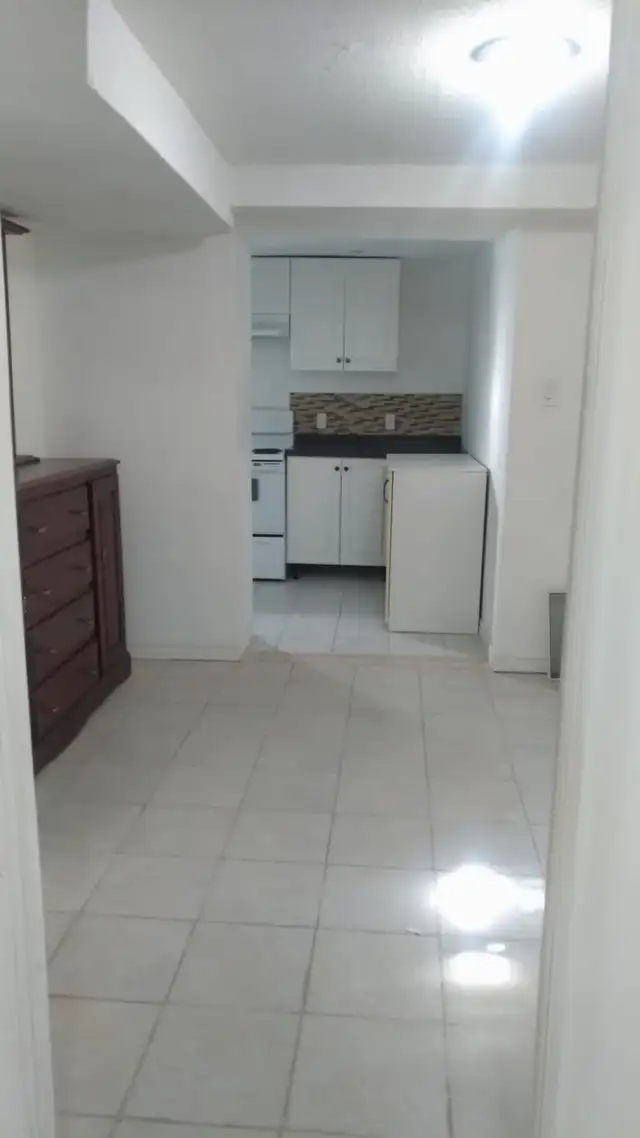 Available 1 bedroom basement for rent