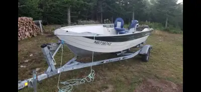 Grumman 16' aluminum boat, 2013 40 horsepower evinrude, 2016 galvanized trailer, bilge pump and area...