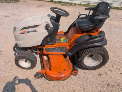 Get ready to make your lawn the envy of the neighbourhood with this Columbia Heritage riding mower!...