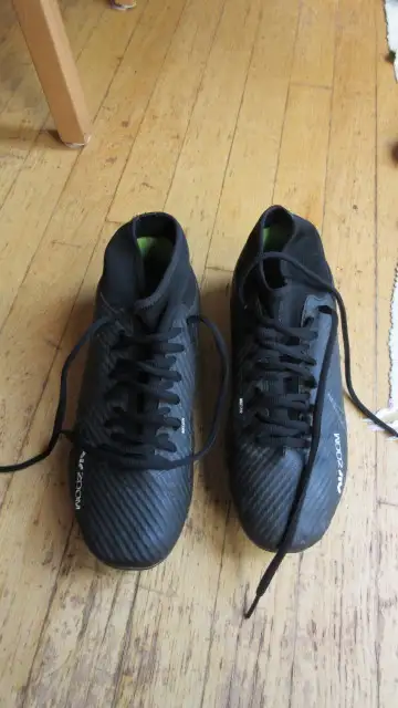 Nike Mercurial Airzoom Superfly soccer cleats men 8.5, View more