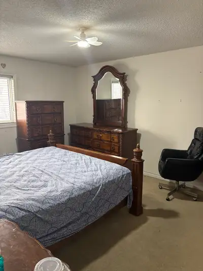 fully furnished, comfortable room, good neighborhood, located near georgian college, good for studen...