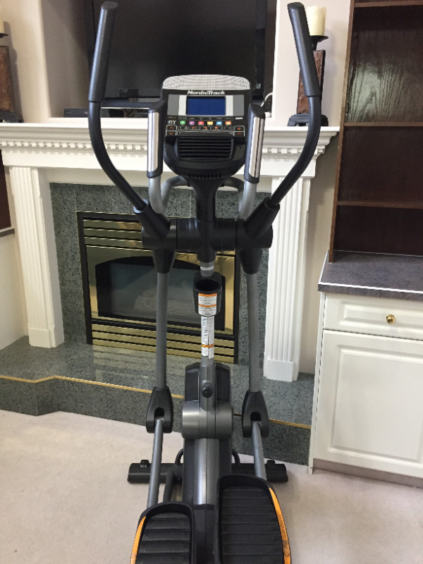 NordicTrack SpaceSaver SE7i Elliptical in Exercise Equipment in Edmonton