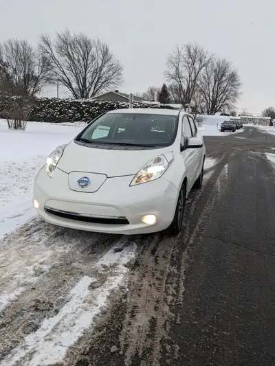 Nissan Leaf SV 2016 128 000 km Automatique 100% électrique ⚡ Autonomie +/-115 km Caméra de recul 360...