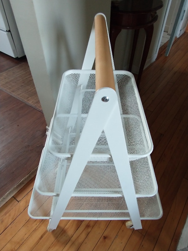 Desserte blanche Ikea à 3 compartiments sur roulettes Rangement et