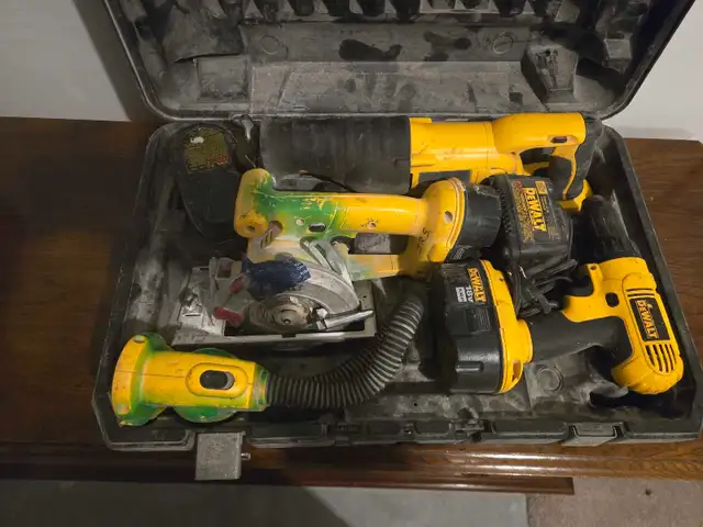 18v dewalt tool kit in Power Tools in Winnipeg - Image 4