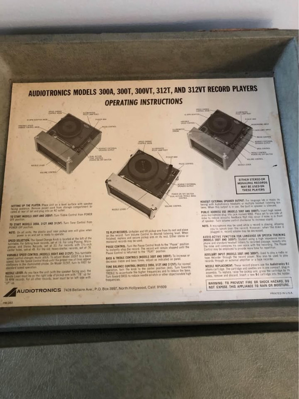 Vintage AudioTronics 300T Portable Turntable in General Electronics in St. Catharines - Image 2