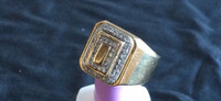 Stunning 10K Yellow Gold & Rhodium enhanced Diamond set ring