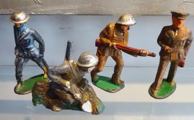 vintage ANTIQUE lead toy soldiers x4 USA and Canada collectable MAN CAVE … 4 different old WW1 lead...