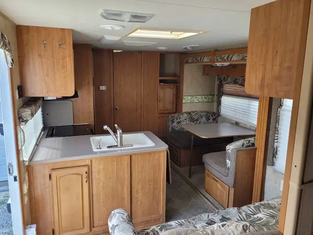 2007 Komfort 23.5 foot travel Trailer in Travel Trailers & Campers in Port Alberni - Image 4