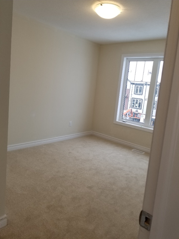 3 bedroom + den for rent May 1, 2024 in Long Term Rentals in Ottawa - Image 4