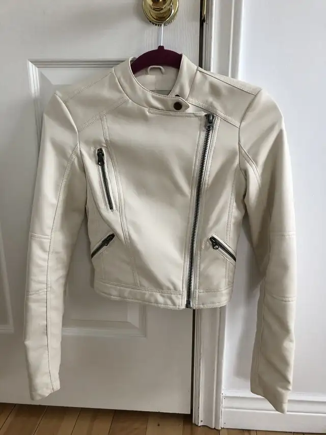 Vegan leather jacket in Women's - Tops & Outerwear in City of Halifax - Image 2