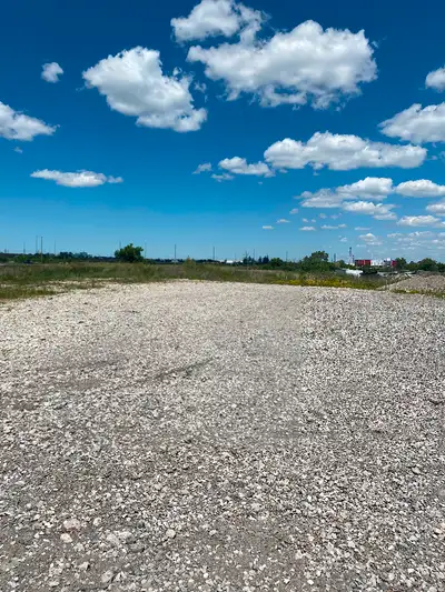 Also available parking for pickups, trailers and bob tales, cube vans and straight trucks. Please ca...