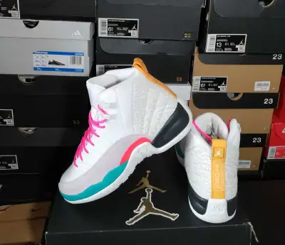 AIR JORDAN 12 RETRO WOMEN'S SZ7.5 BRAND NEW IN BOX, View more
