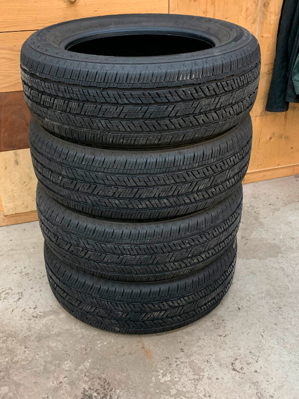 265/60/20 Bridgestone Dueler H/T in Tires & Rims in Calgary