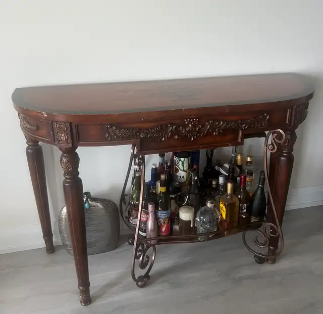 antique table in Other Tables in Markham / York Region - Image 4