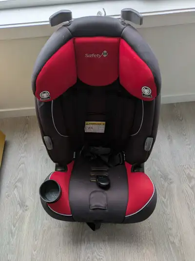 Barely used, Bought it in 2022. Our 2nd car seat used in a different car which my son rarely went in...