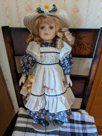VINTAGE COLLECTORS DOLL 16" TALL