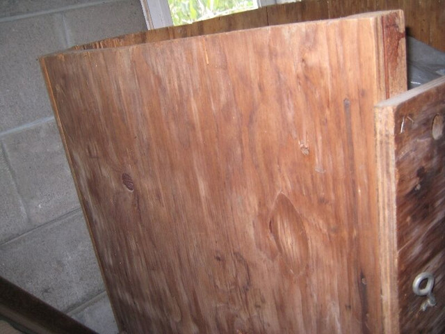 REDUCED Large Primitive Reclaimed Wood Box/Crate?  early 1900's in Arts & Collectibles in City of Toronto - Image 3