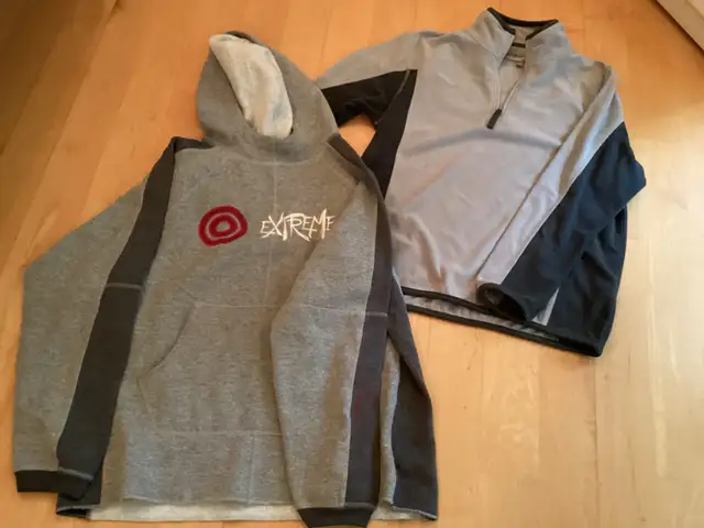 chandails jeune, habits d’hiver in Men's in Granby - Image 5