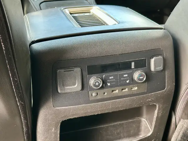 2017 GMC Yukon XL Denali 4WD in Cars & Trucks in Kelowna - Image 17