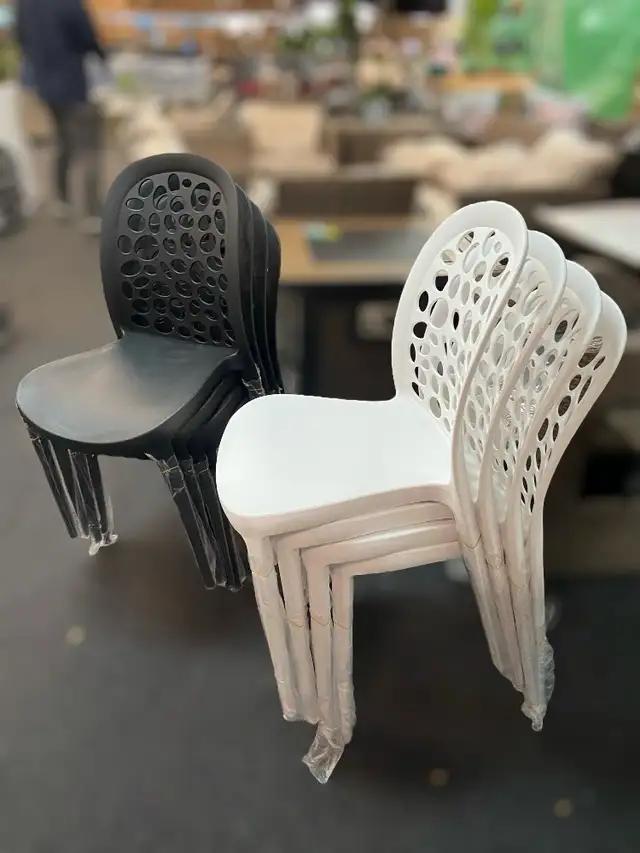 Brand new Restaurant/Café Stackable Dining Chairs in Chairs & Recliners in Markham / York Region - Image 3