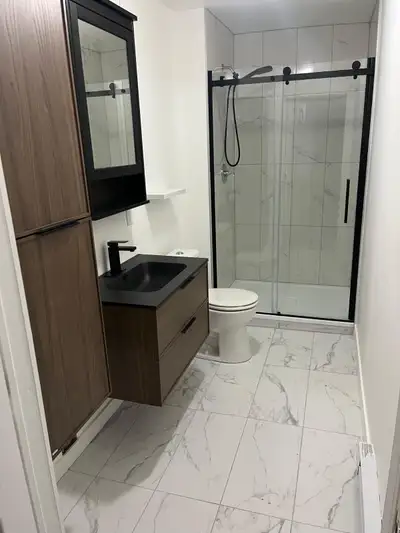 3½ à louer – 1032 rue Cartier, Shawinigan Appartement fraîchement rénové, salle de bain refaite, pro...