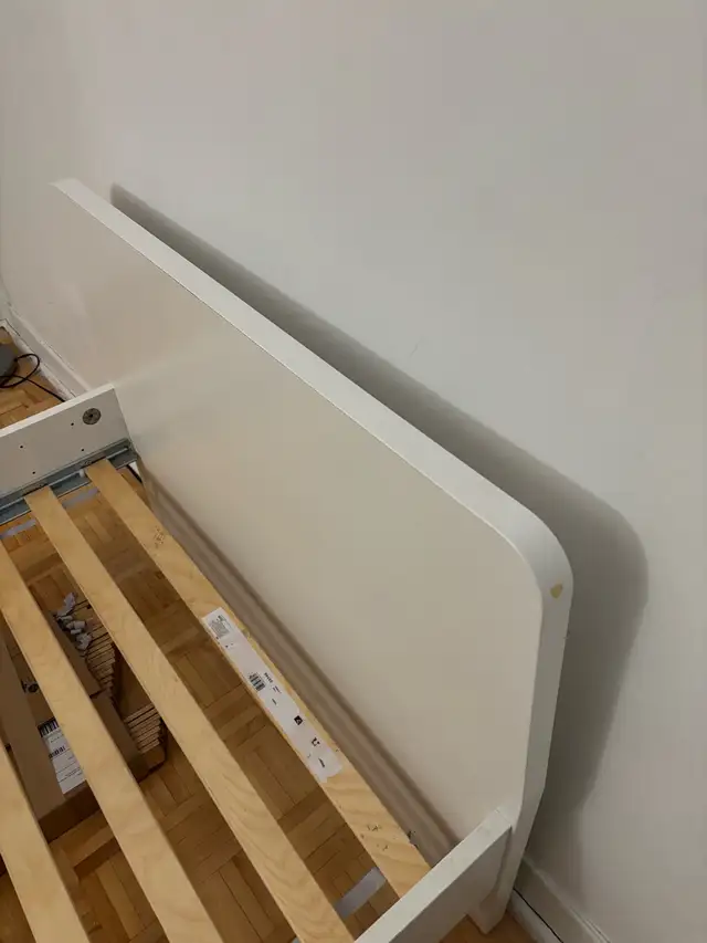 (Free Delivery) IKEA Single Bed Frame & Mattress  in Beds & Mattresses in City of Montréal - Image 6