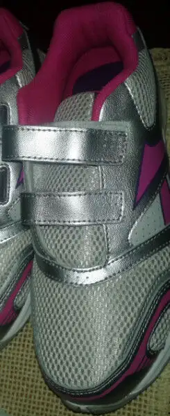 Des souliers Reebok pour filles Neufs dans des boîtesr in Kids & Youth in City of Montréal - Image 4