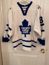 Reduced-Toronto Maple Leafs “88” Lindros jersey