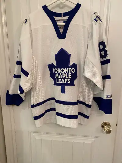 Reduced-Toronto Maple Leafs “88” Lindros jersey, View more