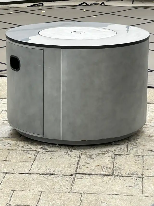 Outdoor propane firepit in BBQs & Outdoor Cooking in Ottawa - Image 2