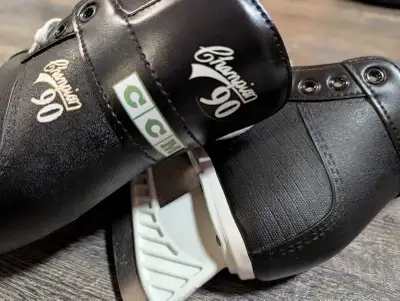CCM Ice Skates size 3, View more