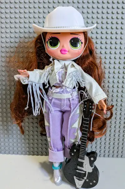 Lot poupées LOL Surprise OMG + accessoires, View more