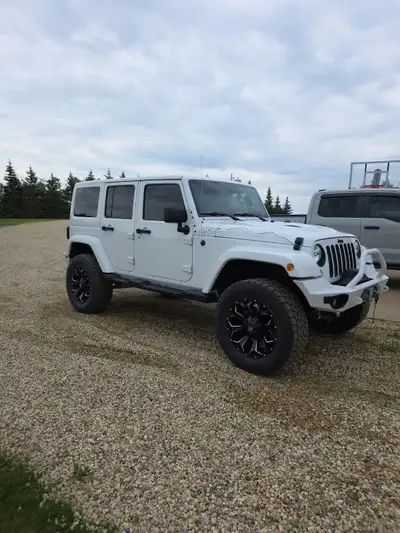 Limited edition for 2015 X Games Apen. - Leather - Falcon 4" inch lift installed by dealership - Bra...