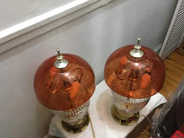 2 Mid Century Italian Crystal Glass & Orange Lucite Lamps - $250 in Indoor Lighting & Fans in City of Montréal - Image 4